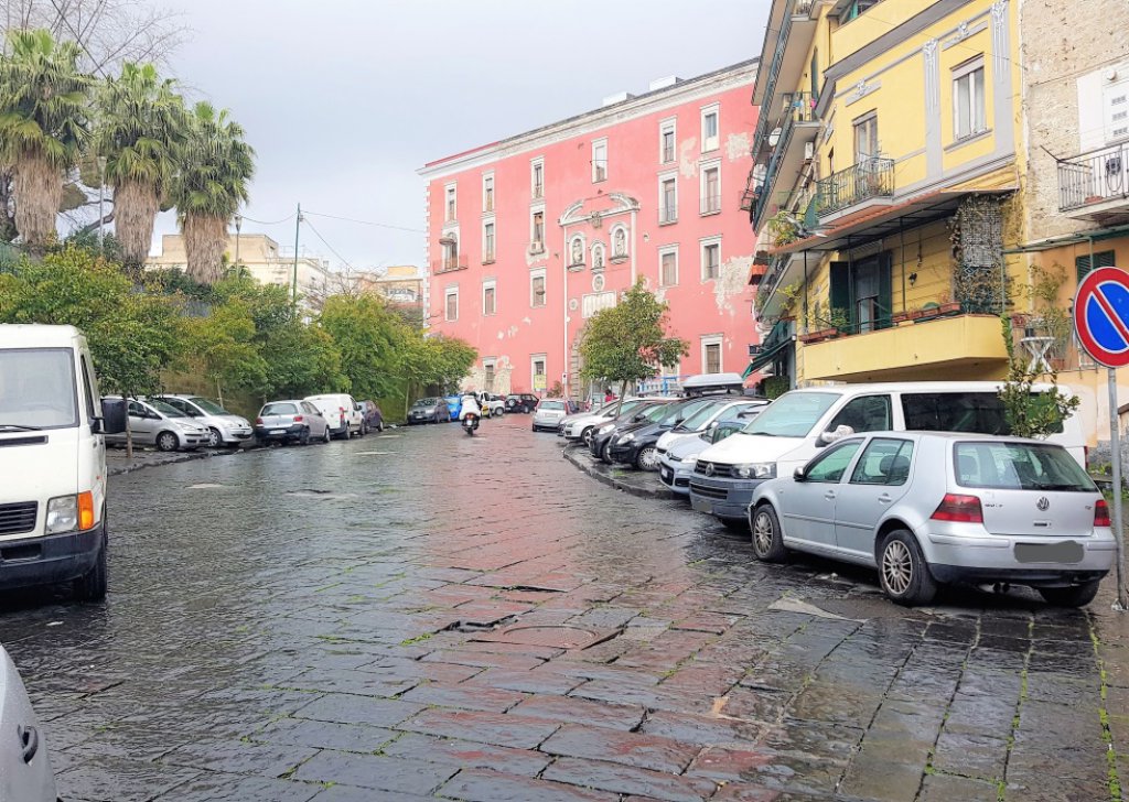 Appartamenti trilocale in vendita  via Cavone San Gennaro dei Poveri 94, Napoli, località Capodimonte