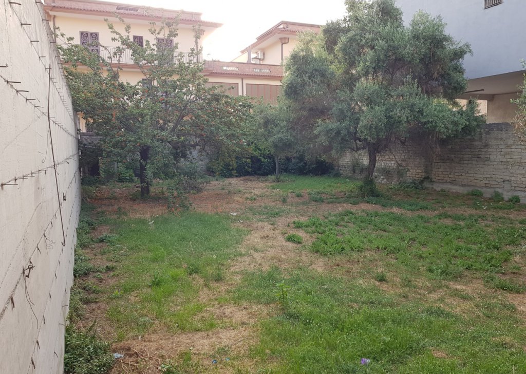 Terreni in vendita  500 m², Casoria, località Zona Sannitica